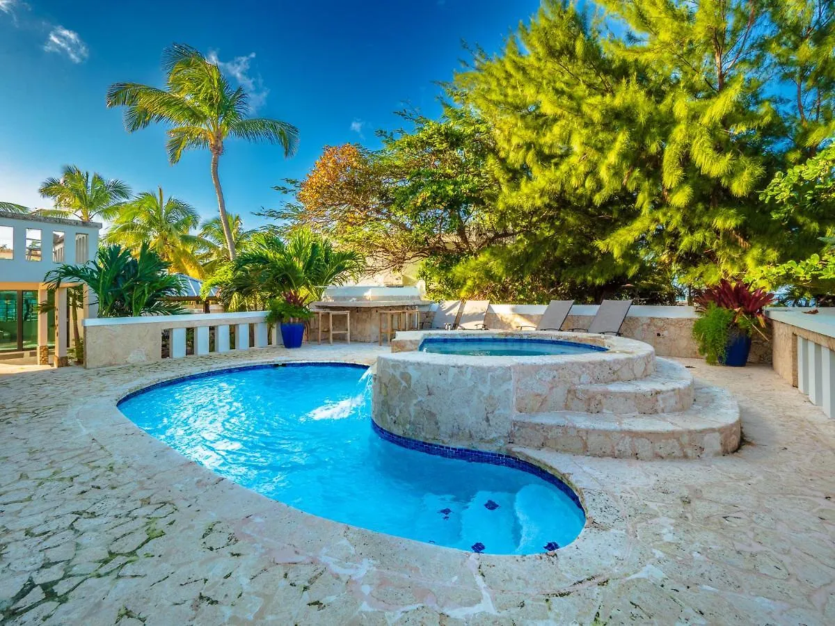 Newly Renovated 8 Bedroom Ocean Front Villa With Pool Rio Grande